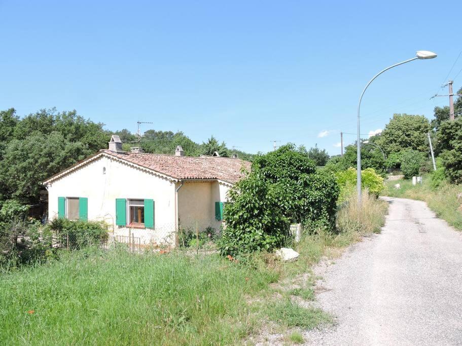 Chateaudouble : Appartement Au Calme Exterior photo